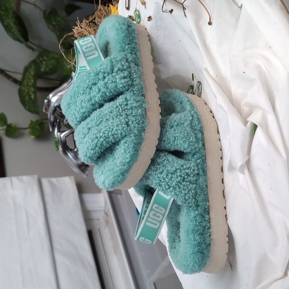 UGG Ladies green sandals - Picture 2 of 8